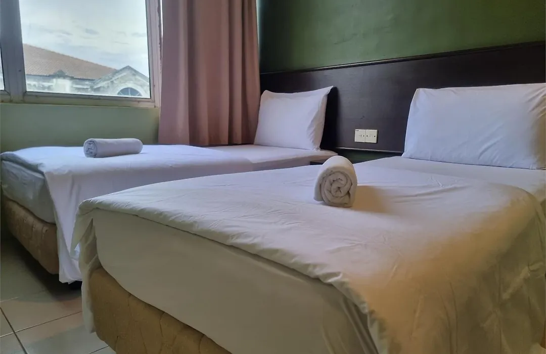 Swing & Pillows At Bary Inn, Klia Transit-1